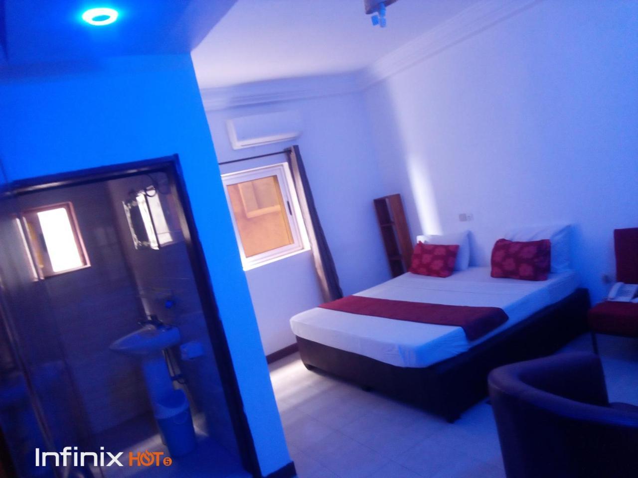 Senateur Hotel Agontinkon Cotonou Exteriör bild