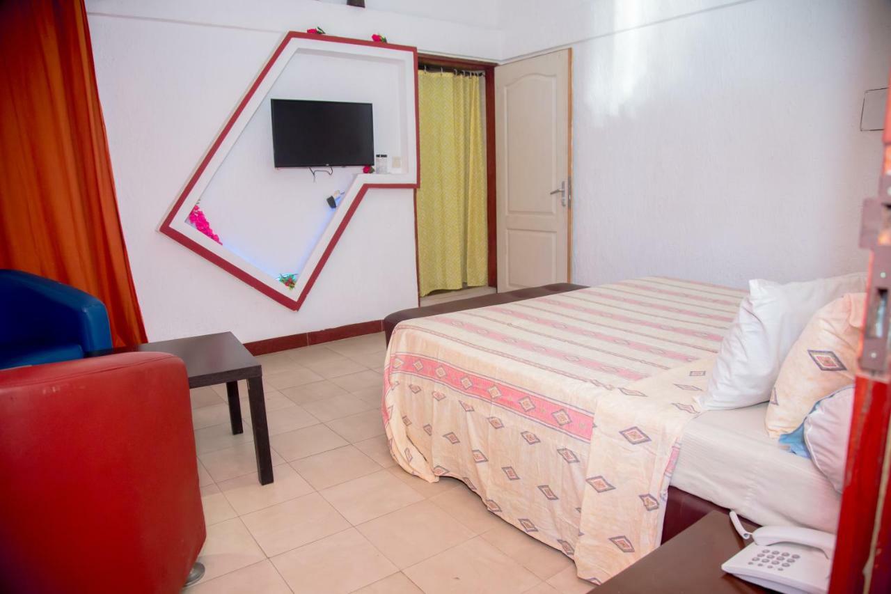 Senateur Hotel Agontinkon Cotonou Exteriör bild
