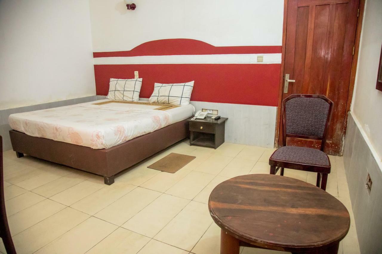 Senateur Hotel Agontinkon Cotonou Exteriör bild