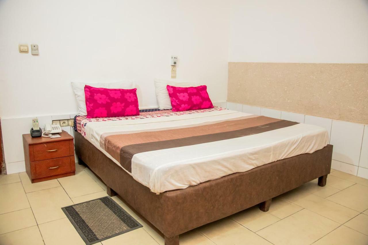 Senateur Hotel Agontinkon Cotonou Exteriör bild