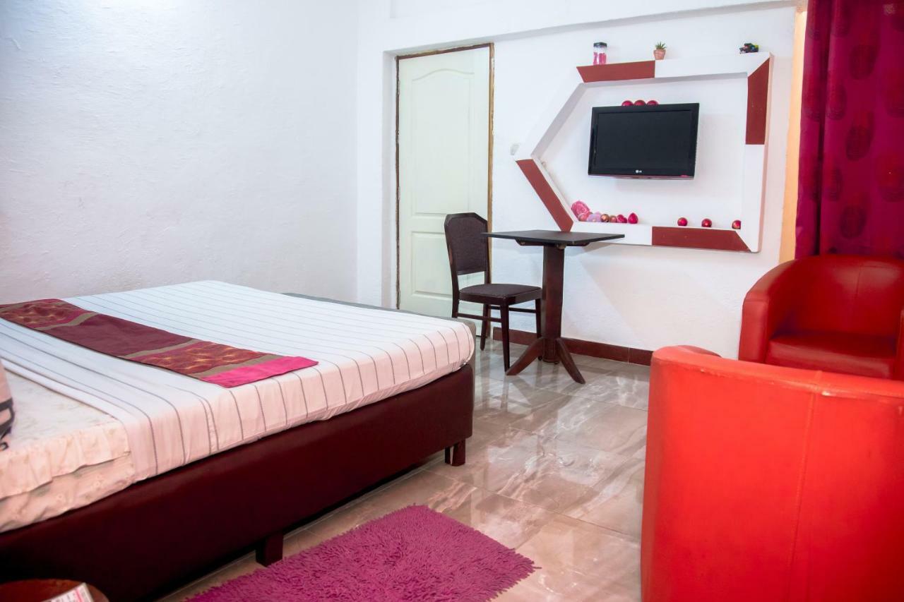 Senateur Hotel Agontinkon Cotonou Exteriör bild